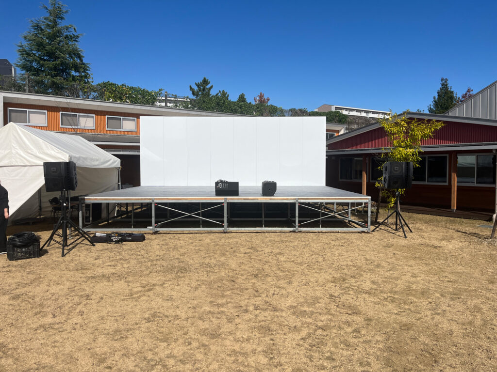 屋外イベント施工風景 2