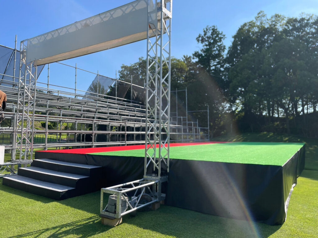 屋外イベント施工風景 1