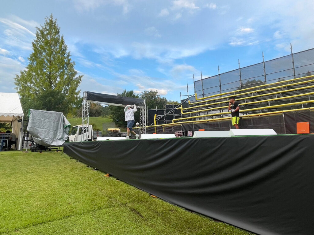 屋外イベント施工風景 4